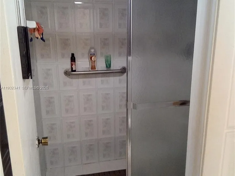 1000 Saint Charles Pl #L2 — Photo 20