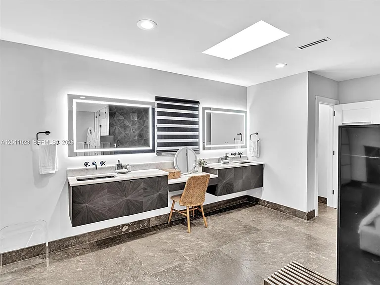 840 S Southlake Dr — Photo 68