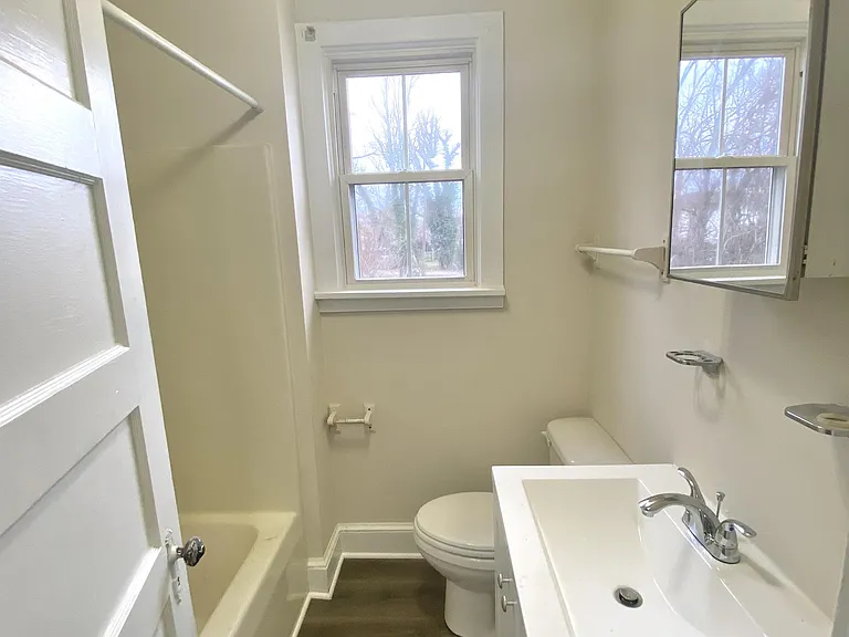 625 Wolfe St #2 — Photo 5
