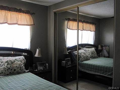 3rd image of 10747 Magnolia Ave APT 101