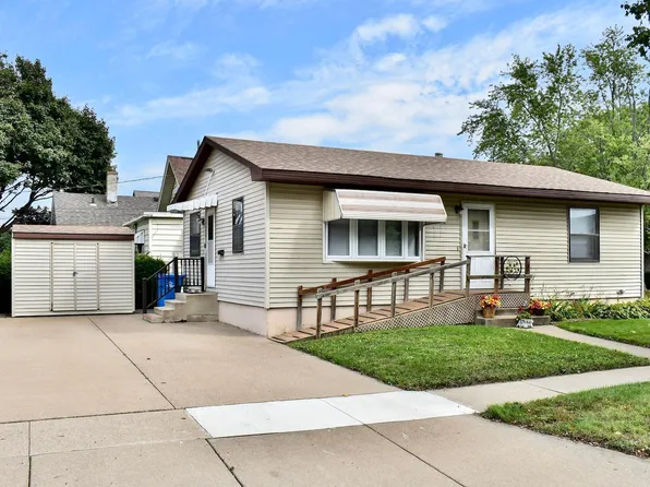 826 E 5th St, Winona, MN 55987