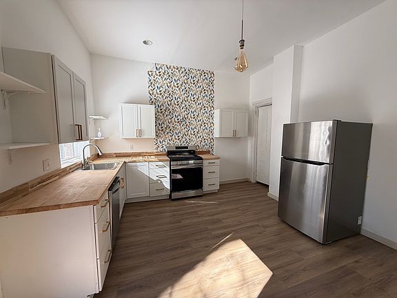 5th image of 1546 Fulton St