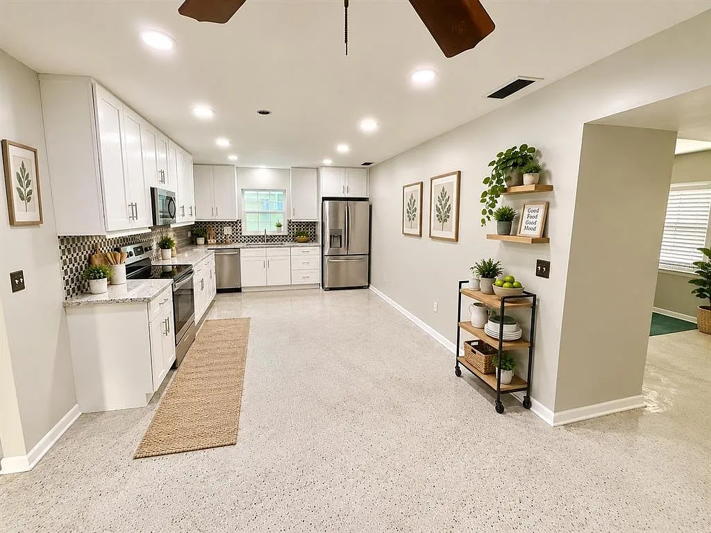 4 bed, 2.0 bath, 1500 sqft, $2,500 — Photo 2
