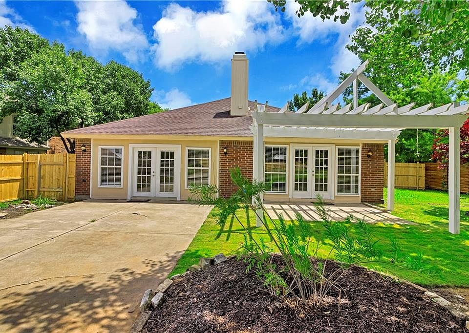 1st image of 2092 Vista Dr