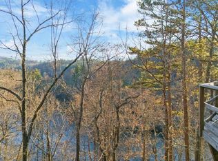 39 & 27 Woodcove Dr, Franklin, NC 28734