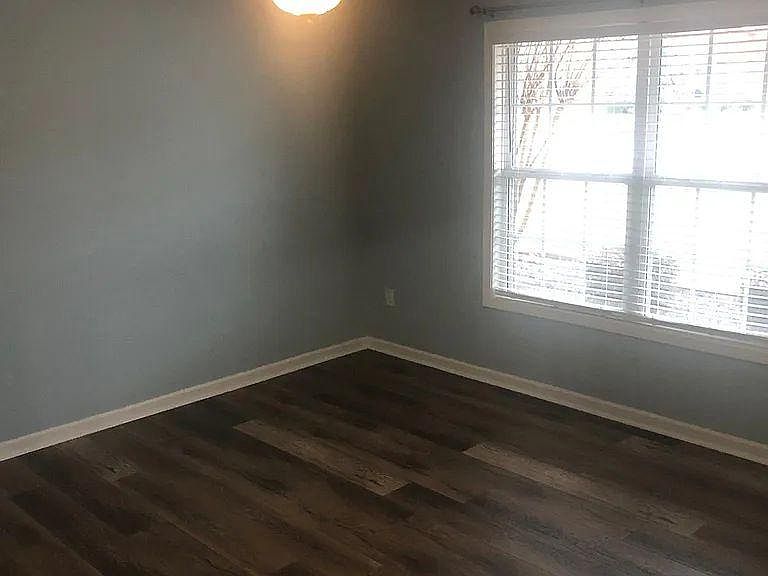 2nd image of 5222 Mockingbird Ln