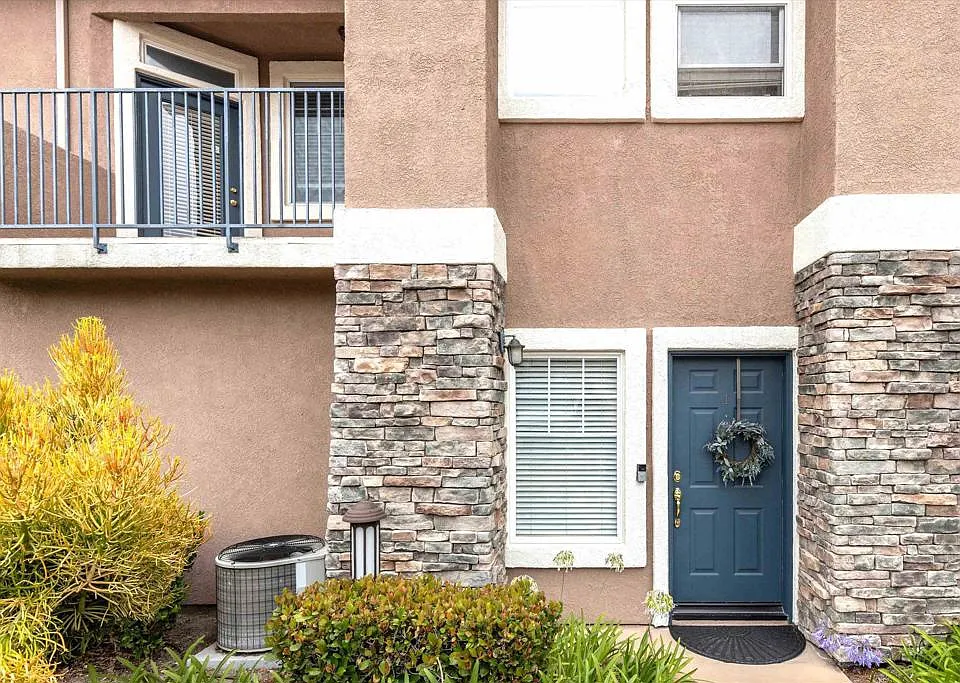 9615 W Canyon Ter W #1