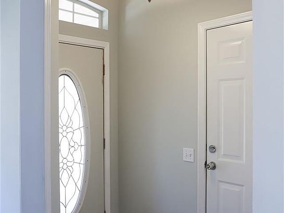 2nd image of 1469 Camrose Pl