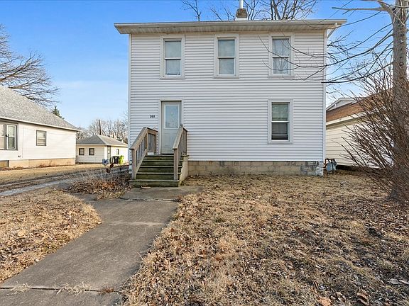 2nd image of 205 E Oak St