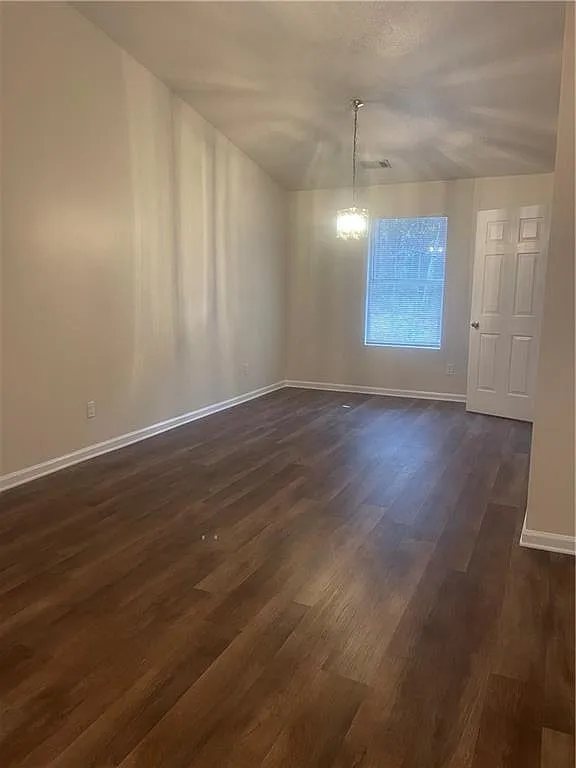 3 bed, 2.5 bath, 1618 sqft, $2,050 — Photo 3