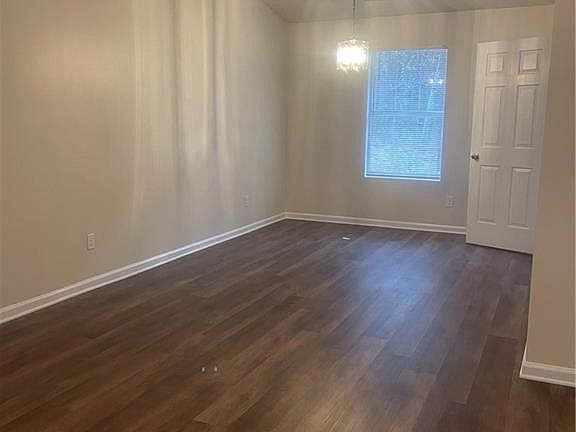 3rd image of 4957 N Redan Cir
