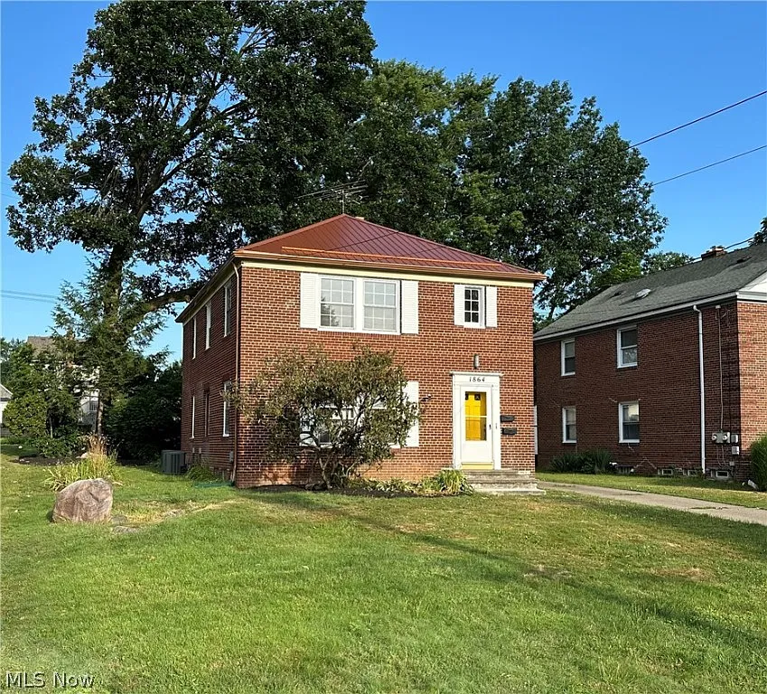 1864 13th St photo 1