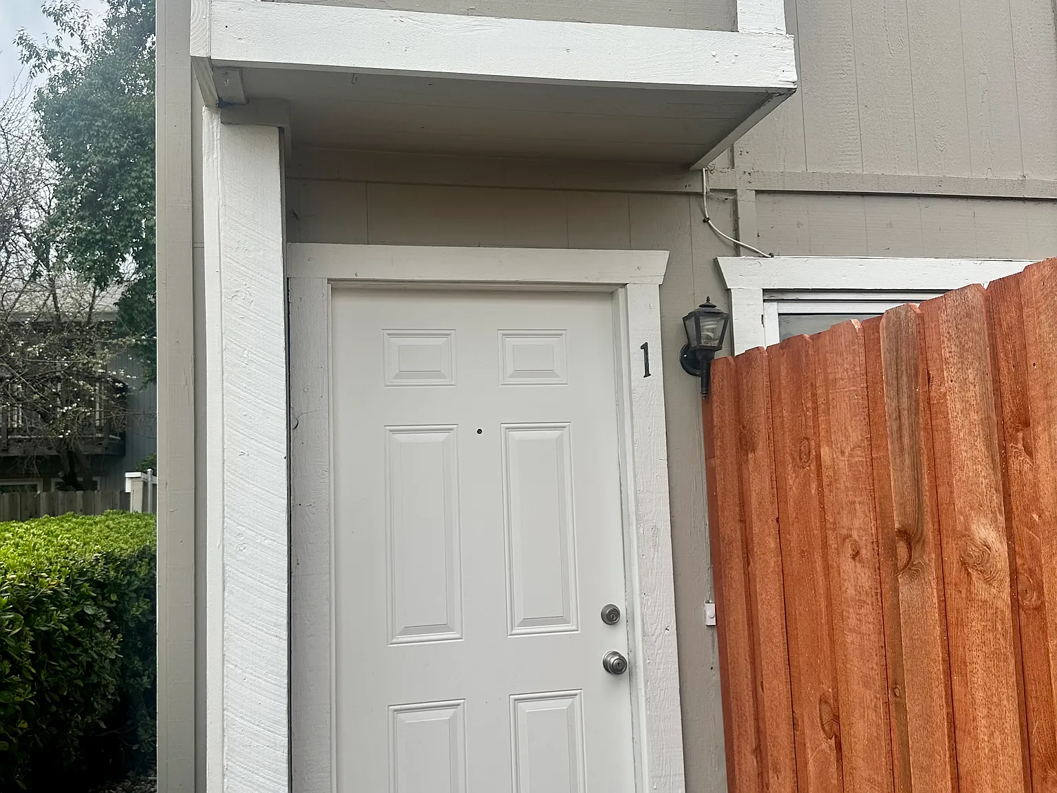 3 bed, 1.5 bath, 1100 sqft, $2,300 — Photo 2