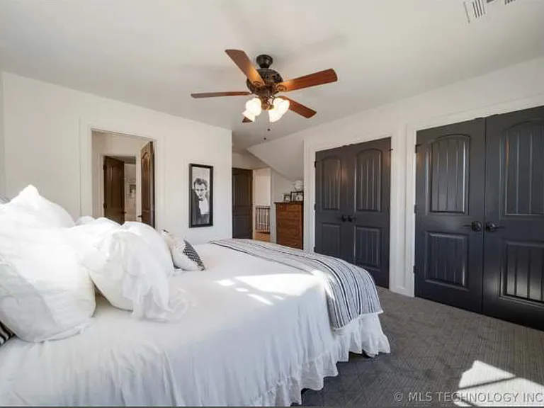 1436 E 35th Pl — Photo 22