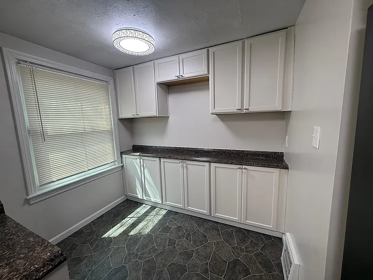 4350 Silsby Rd — Photo 6