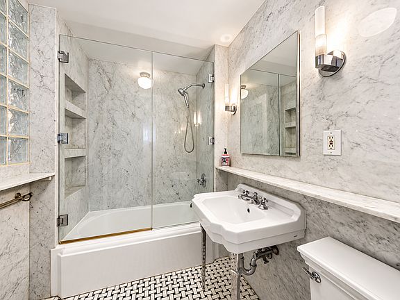 4th image of 350 Convent Ave #1