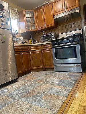 1st image of 740 E 88th St #B
