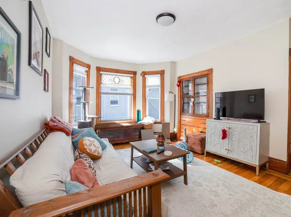 74 Green Hill Pkwy #1, Worcester, MA 01605