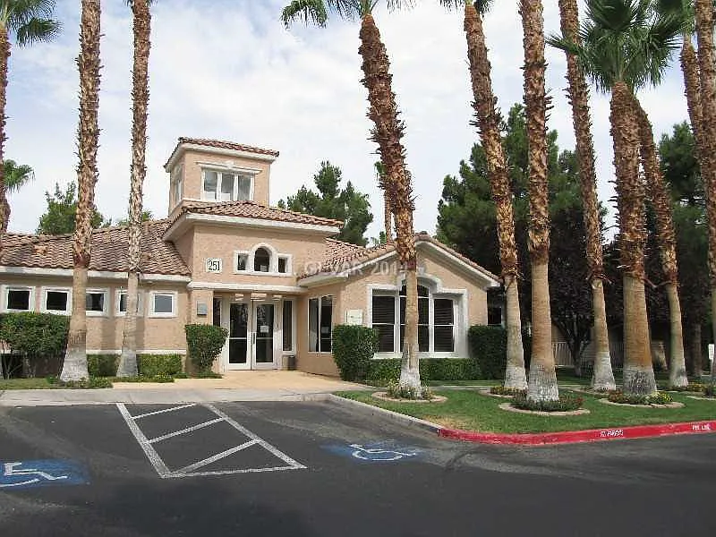 251 S Green Valley Pkwy #1012