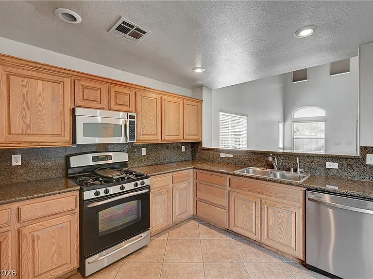 9985 Big Bow Springs Ct — Photo 24