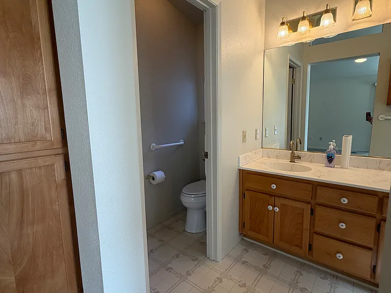 100 Cornell St — Photo 33