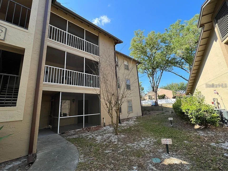2 bed, 2.0 bath, 982 sqft, $1,450 — Photo 1