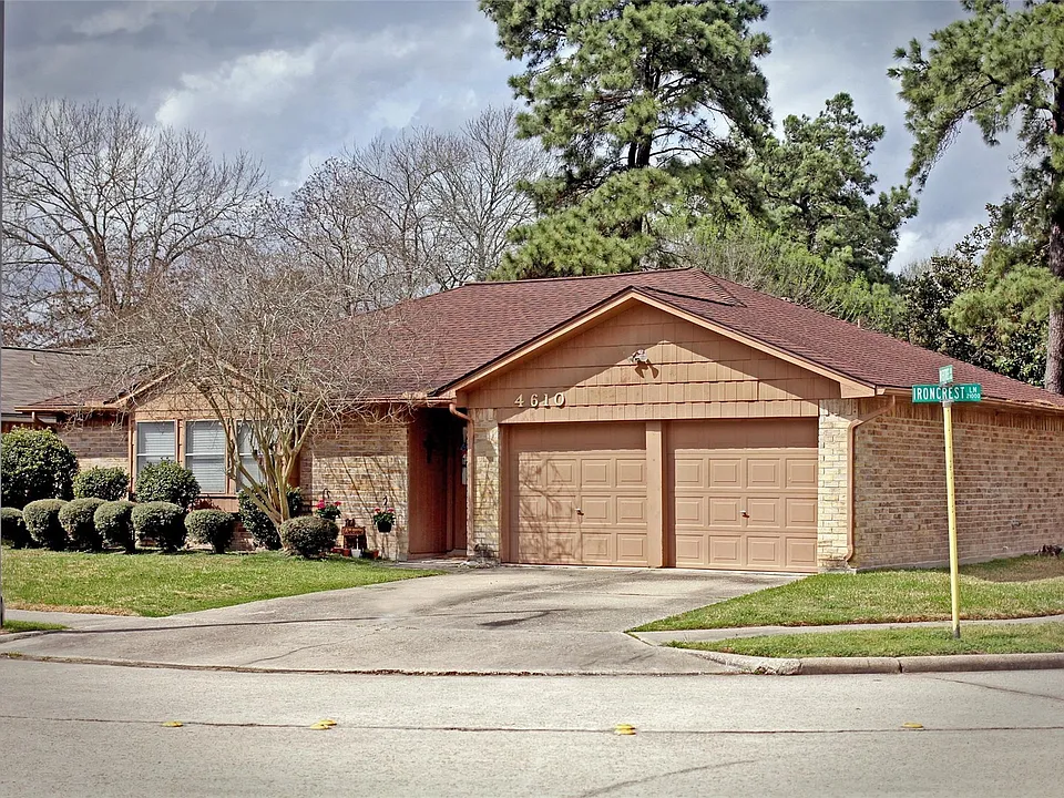 4610 Rivertree Ln