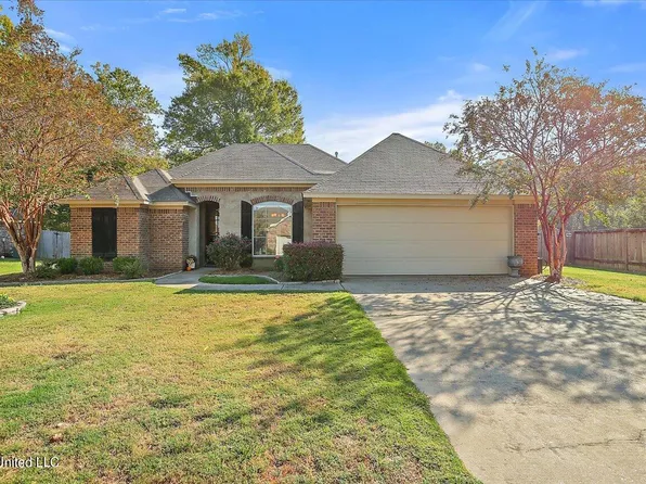 551 Oak Park Cir, Pearl, MS 39208