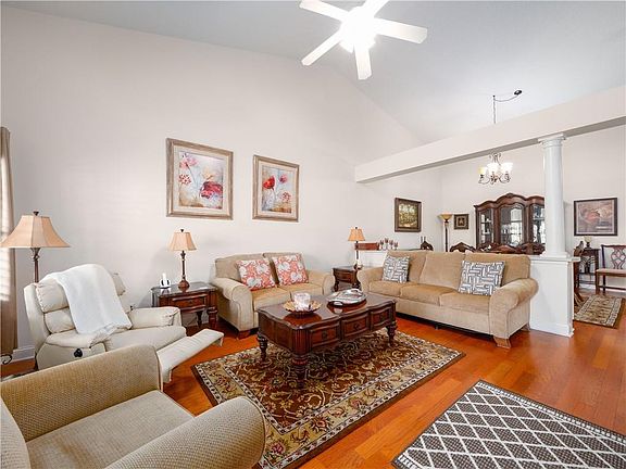 5th image of 204 Peppertree Crossing Ave #204