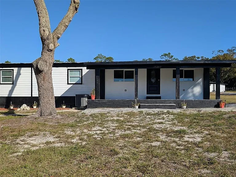 15209 Bailey Hill Rd — Photo 1