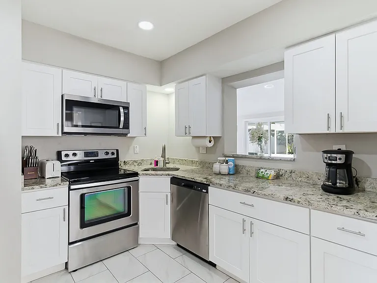 305 N Conrad Ave — Photo 8