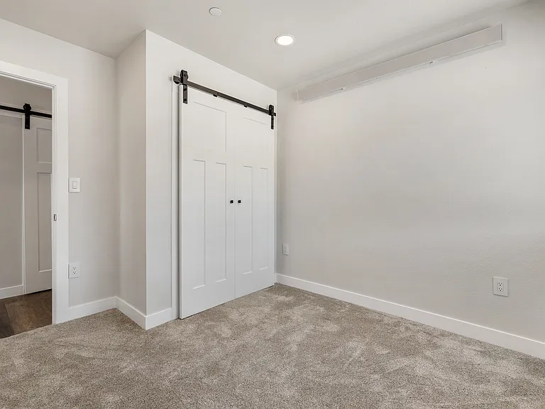 Ponderosa Apartments — Photo 39