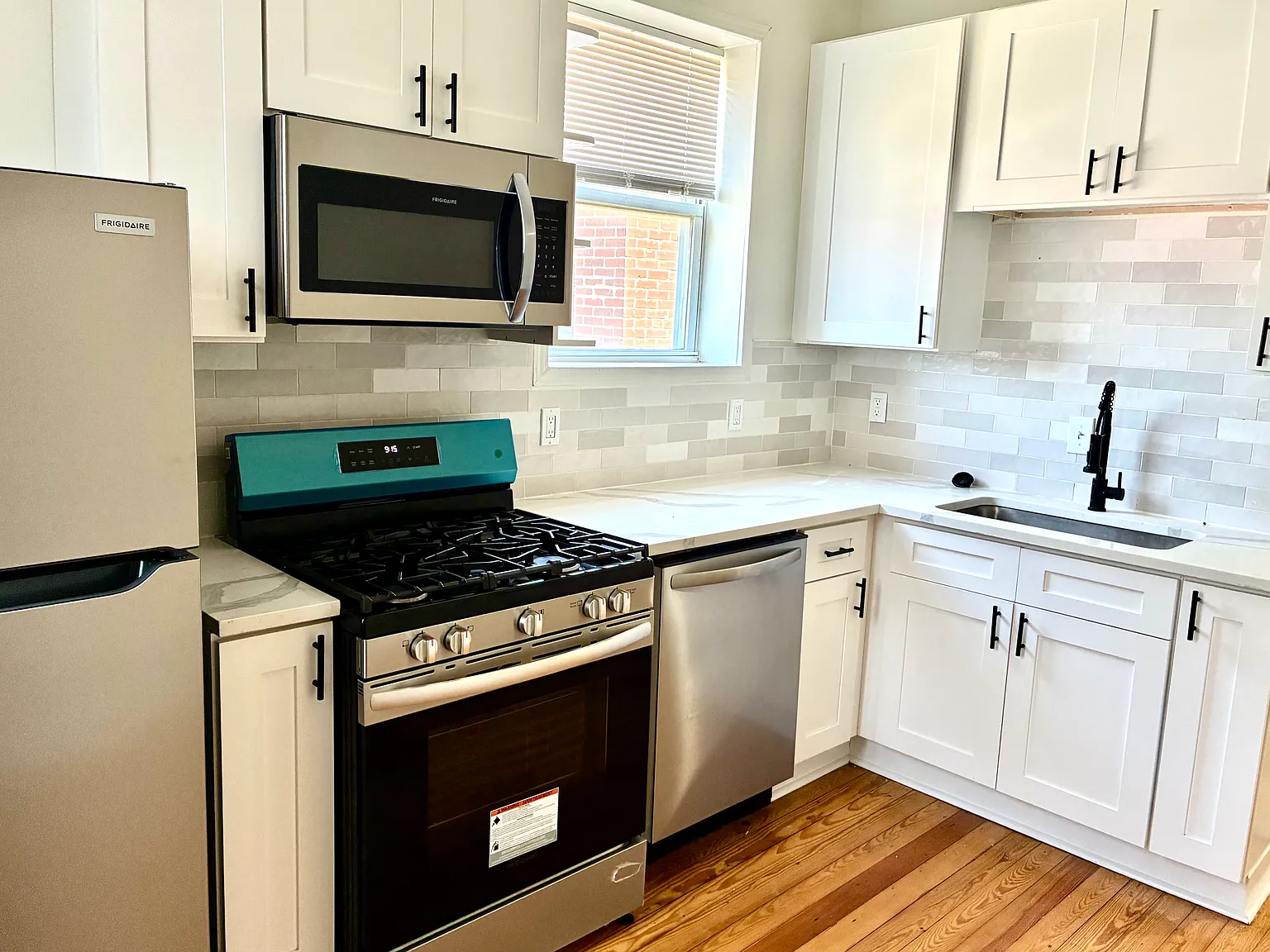 2 bed, 1100 sqft, $1,050 — Photo 1