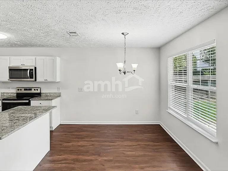 1856 Portview Dr — Photo 5