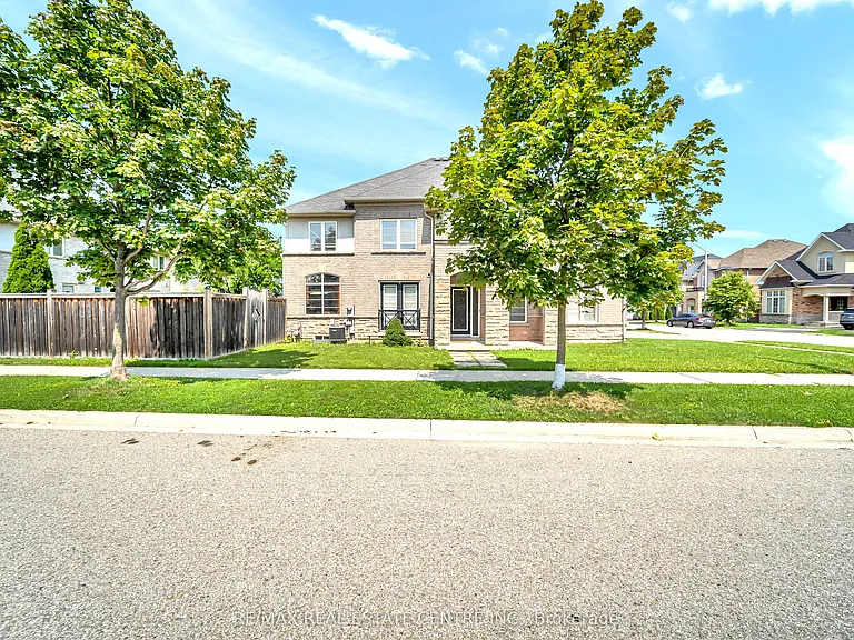 4215 Cole Cres — Photo 6