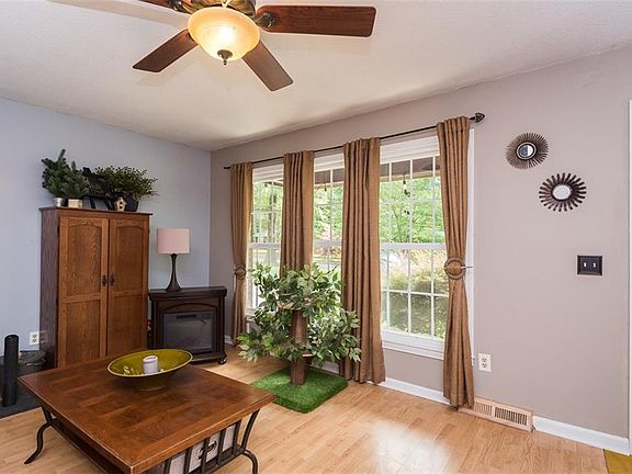 5th image of 713 N 9th St