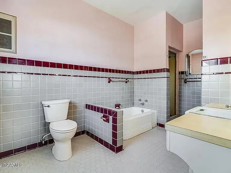 232 S Liberty St — Photo 5