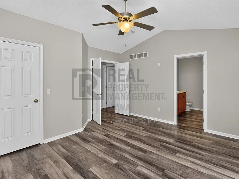1229 E 18th St — Photo 20
