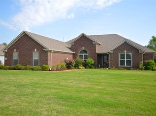 21 Living Waters Cv, Jackson, TN 38305