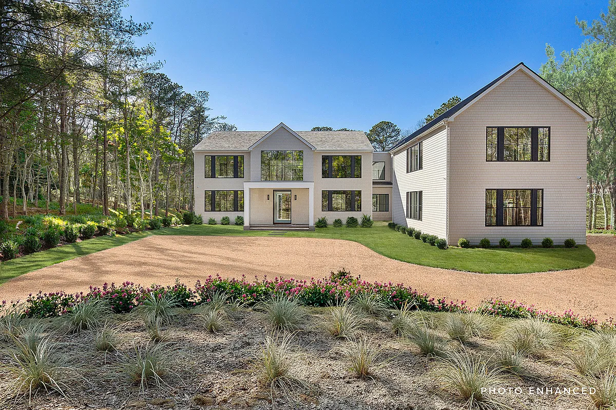 Building Photo - 449 Water Mill Towd