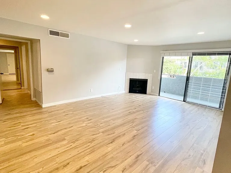 1823 Holmby Ave — Photo 1