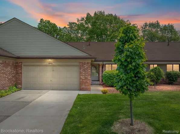 38574 Sycamore Meadow Dr, Clinton Township, MI 48036
