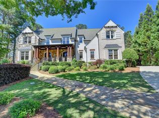 908 Middle Fork Trl, Suwanee, GA 30024