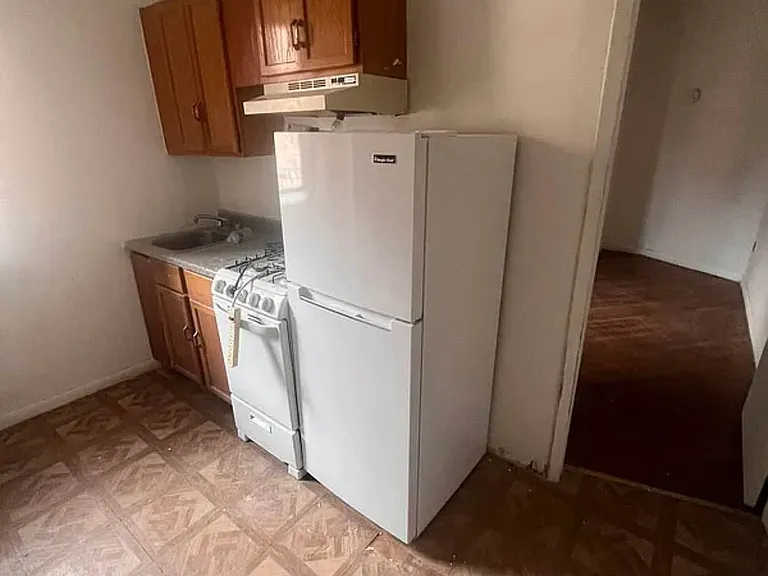 476 Clinton Ave #2H — Photo 5