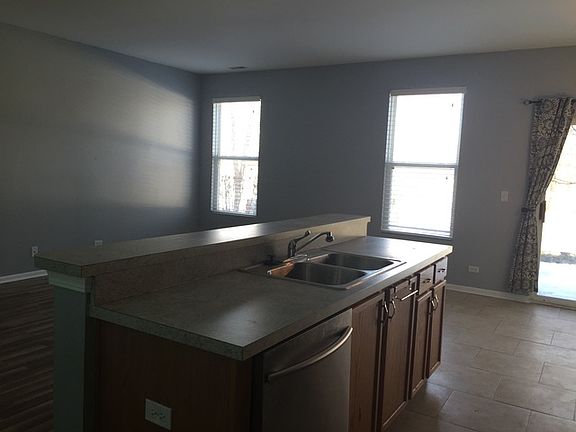3rd image of 3994 Blackstone Dr