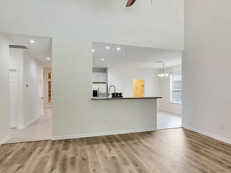22 N Queenscliff Cir — Photo 19