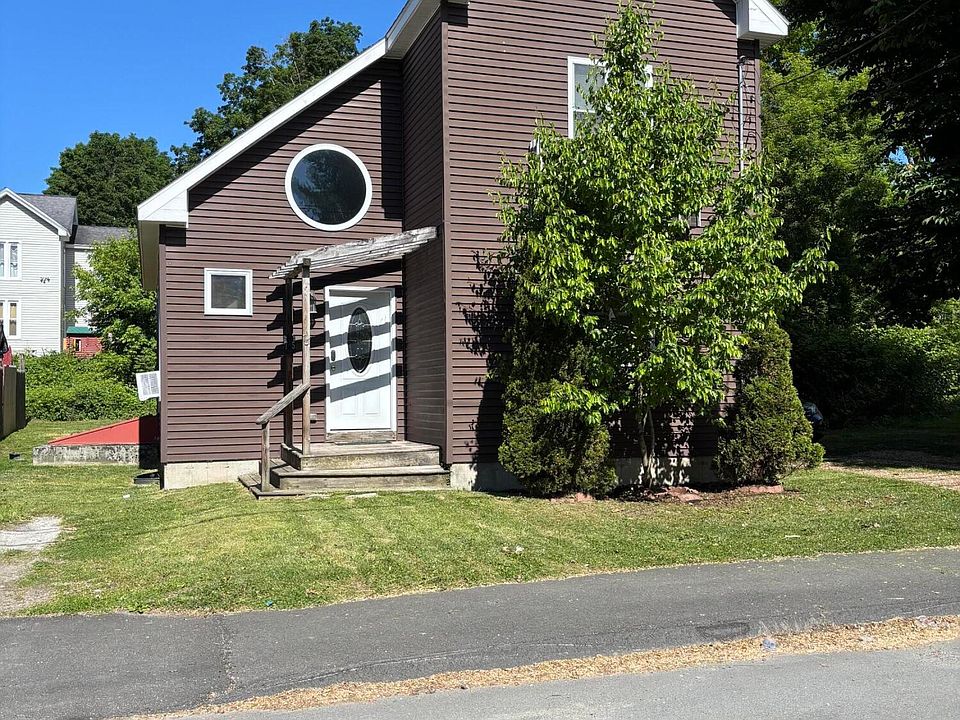 1st image of 75 3rd St