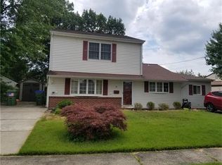 24 Fairfax Rd, Edison, NJ 08817