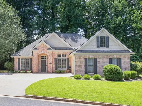 105 Peregrine Way NW, Kennesaw, GA 30144