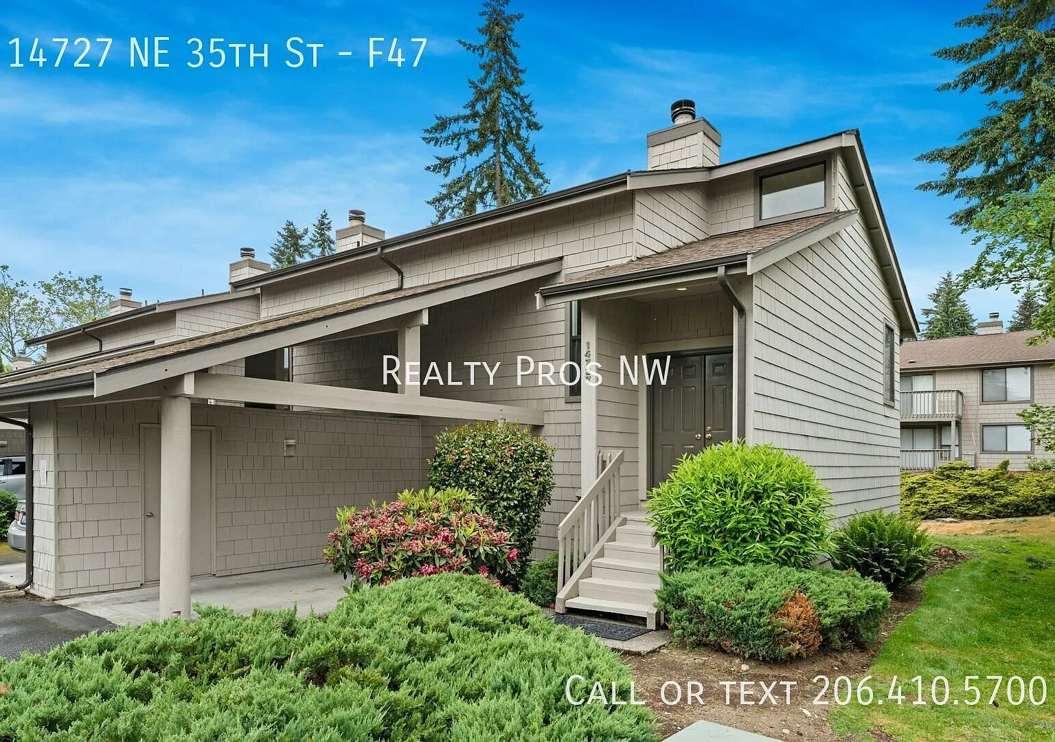 Location, Location! 2 bedroom, 3 parking stalls — Photo 1